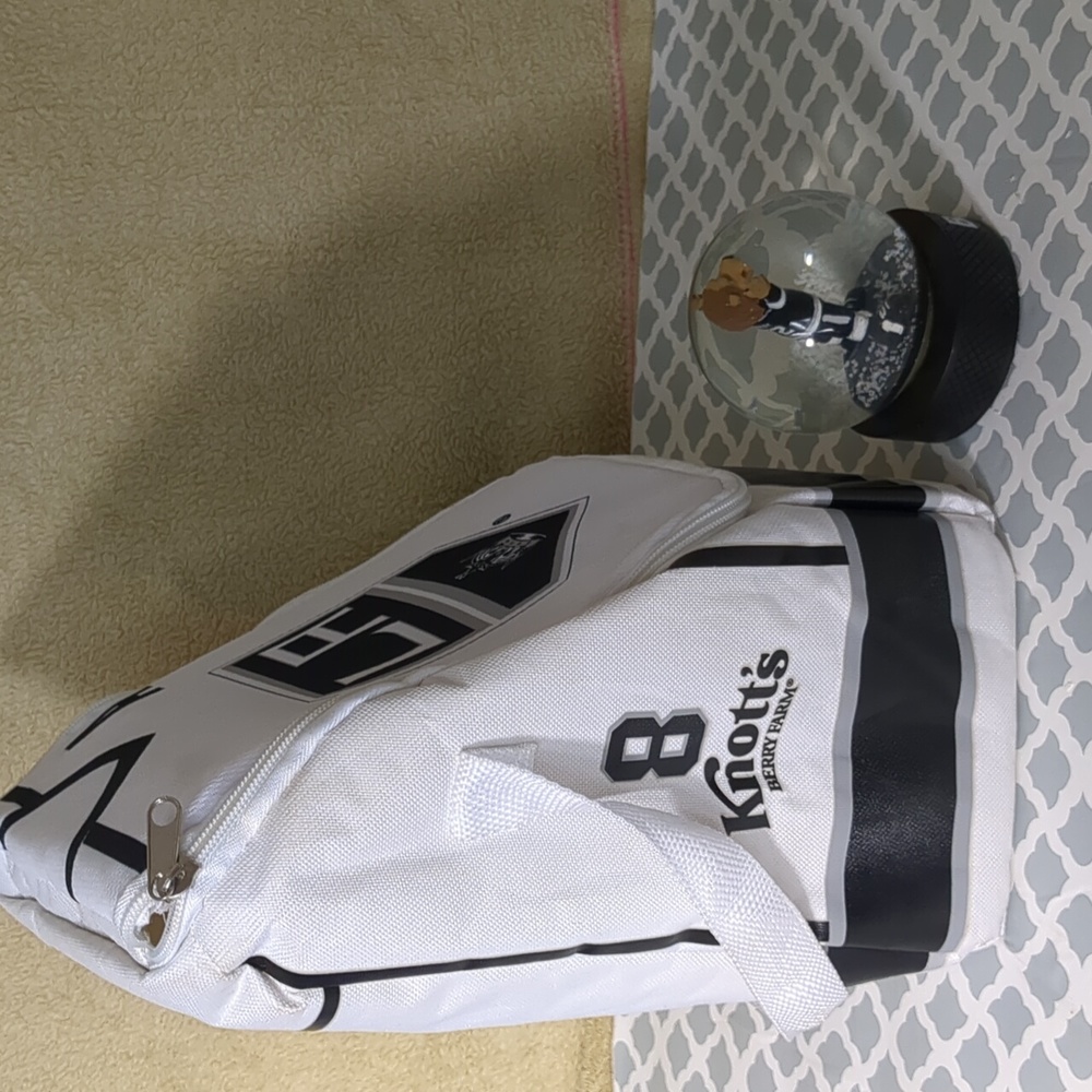 LA Kings insulated bag with snow globe - Picture 3 of 11